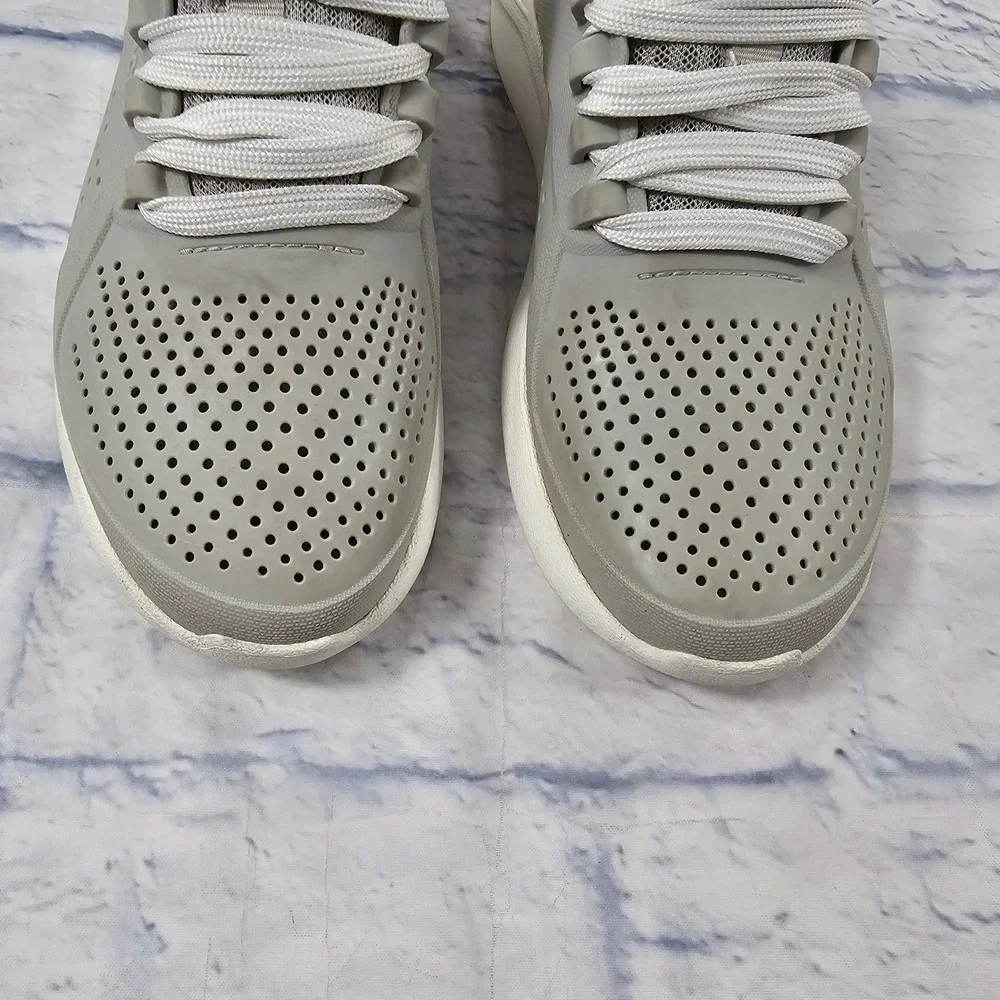 Crocs LiteRide Pacer Sneakers Womens 8 Light Gray White Breathable Lace Up Shoes